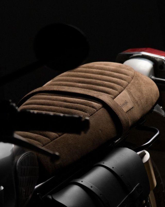 Trip Machine Touring Suede Seat pro Royal Enfield 650 – foto 3